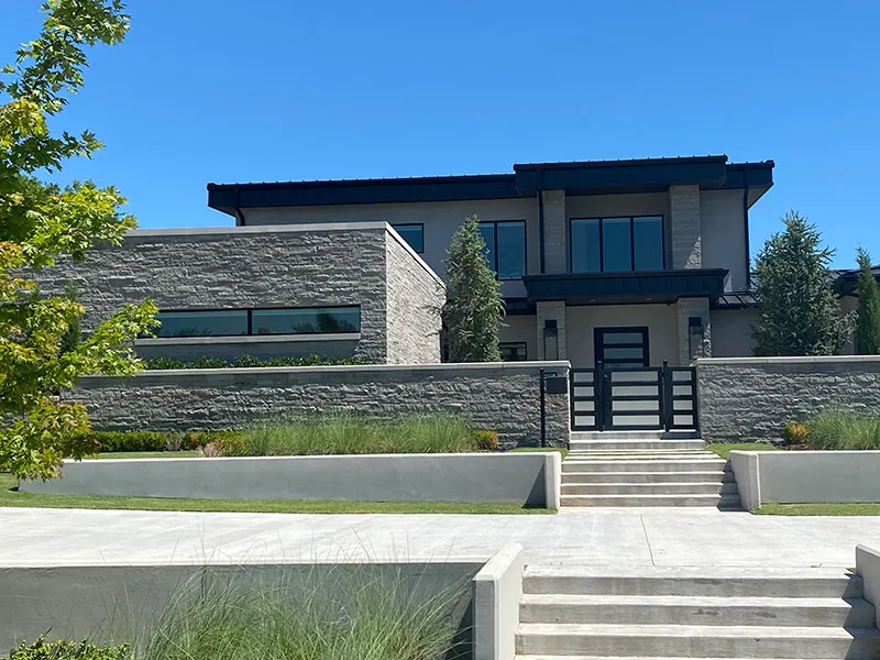 contemporary charcoal home | Richburg Stone