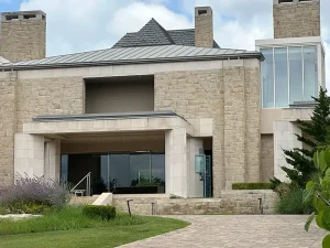 Creating Curb Appeal With Thin Cut Natural Stone Veneer